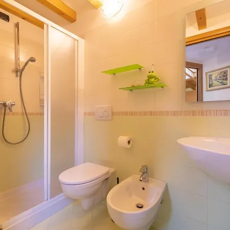 Appartement By The Ferry - Menaggio