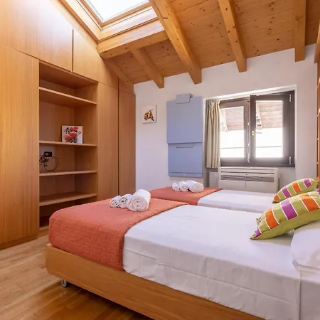 Appartement By The Ferry - Menaggio